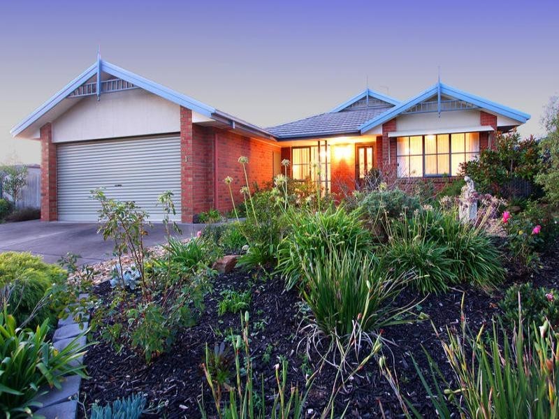 1 Maggie Mews, Safety Beach VIC 3936