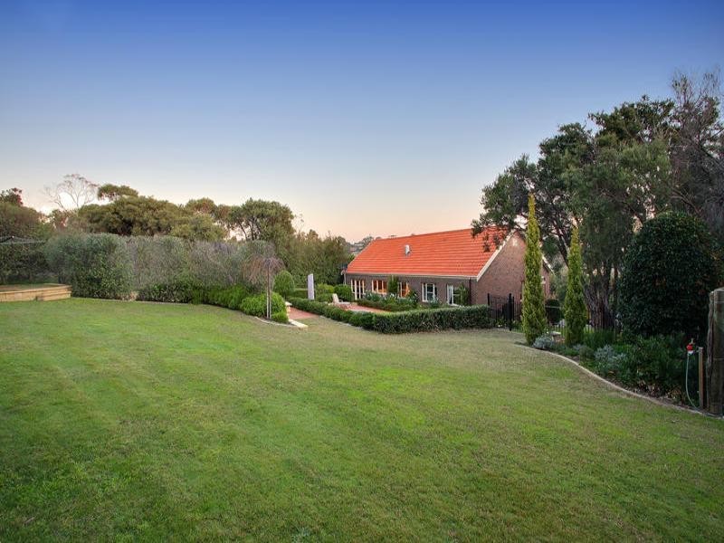 33 Fairbairn Avenue, Mount Martha VIC 3934