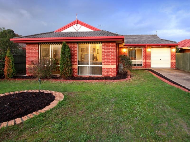 8 Baystone Court, Mount Martha VIC 3934