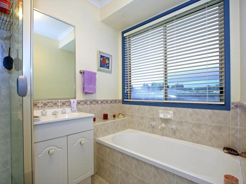 8 Baystone Court, Mount Martha VIC 3934