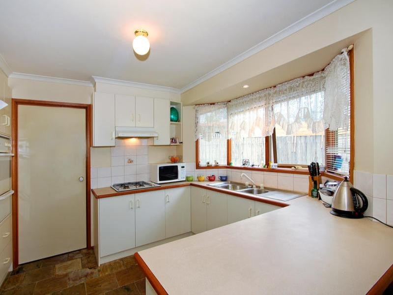 17 Madeleine Court, Somerville VIC 3912