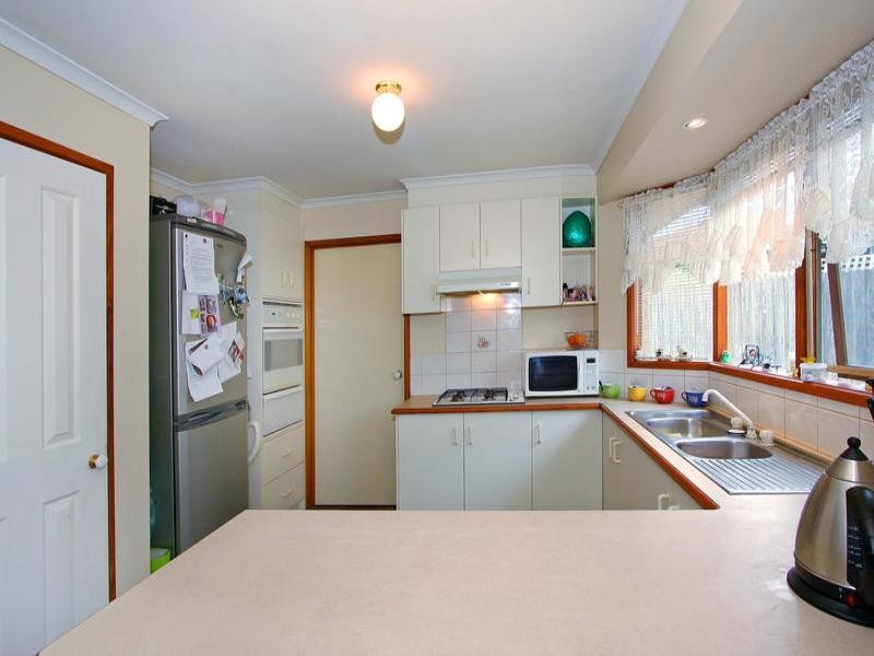 17 Madeleine Court, Somerville VIC 3912