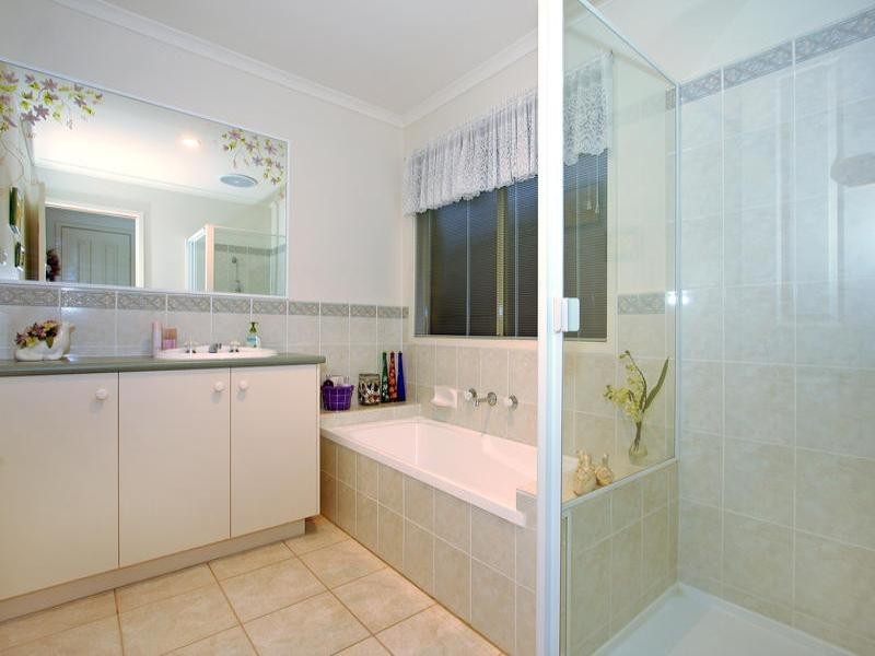 42 Victoria Street, Safety Beach VIC 3936