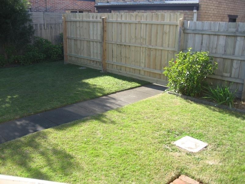 2/2a Marine Avenue, Mornington VIC 3931