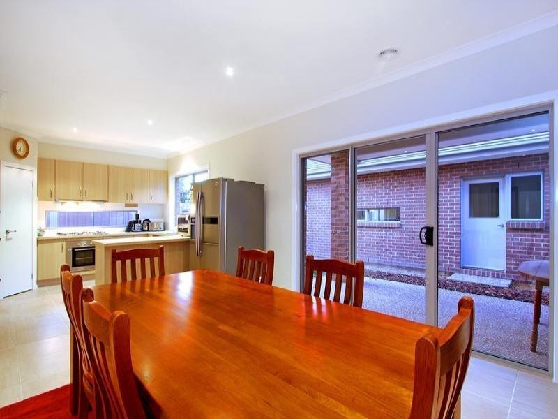 1/27 Alameda Avenue, Mornington VIC 3931
