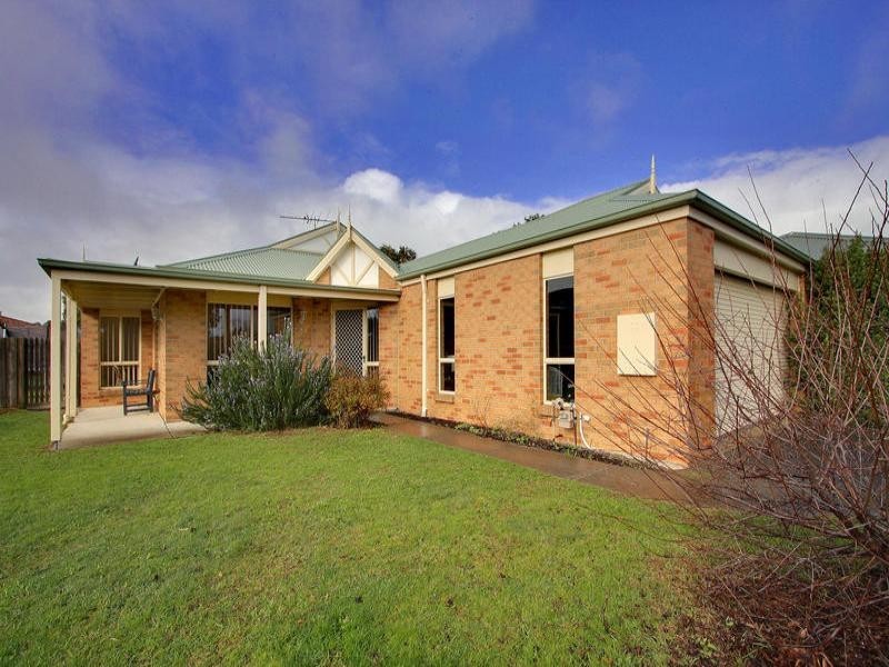 6 Botany Walk, Mornington VIC 3931