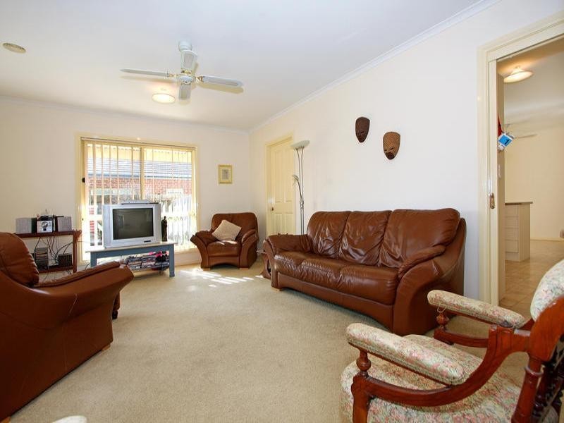 6 Botany Walk, Mornington VIC 3931