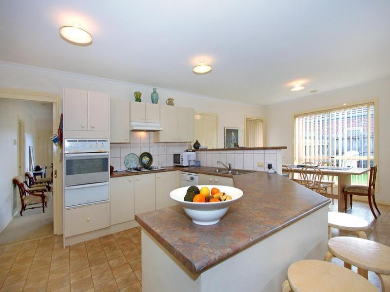 6 Botany Walk, Mornington VIC 3931
