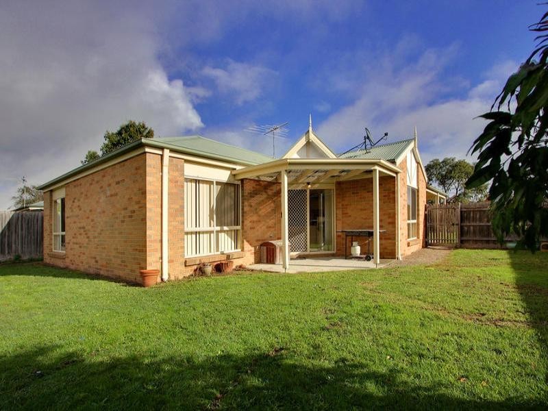 6 Botany Walk, Mornington VIC 3931