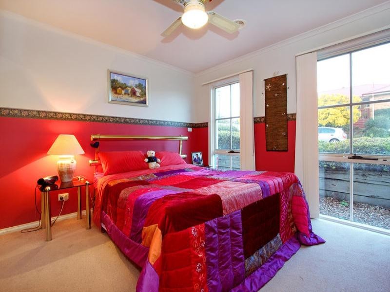 4 Netherclift Court, Mornington VIC 3931