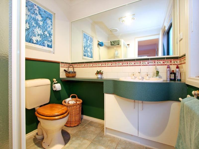 4 Netherclift Court, Mornington VIC 3931