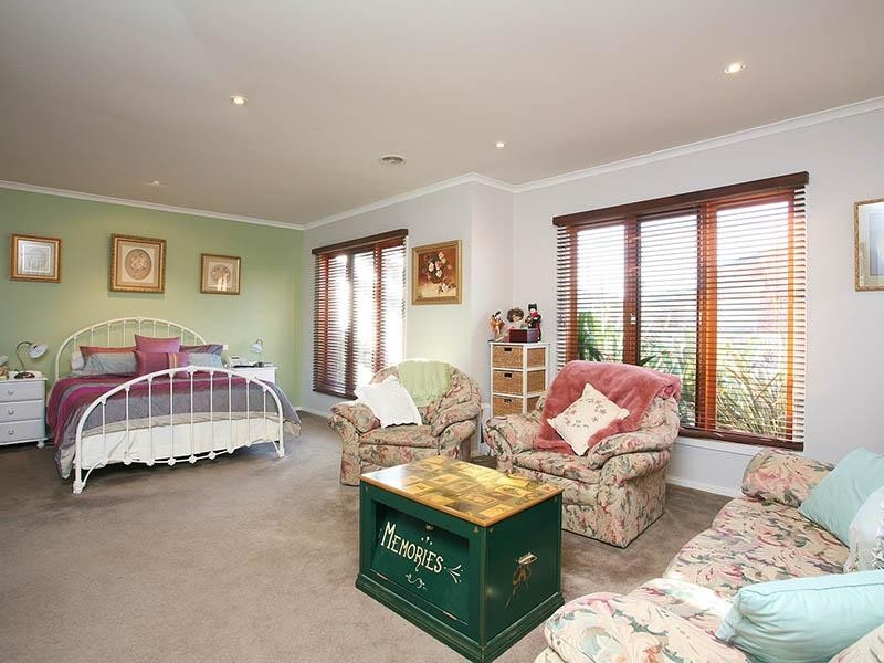 81 Summerfield Drive, Mornington VIC 3931