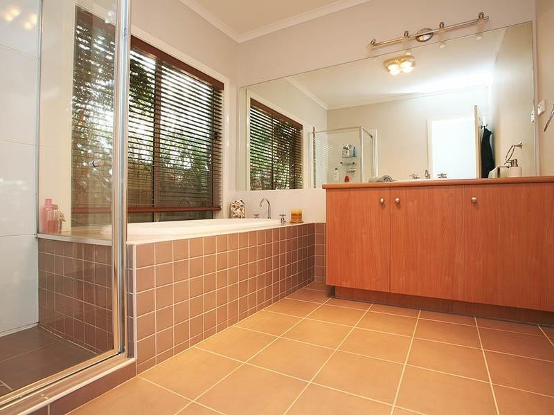 81 Summerfield Drive, Mornington VIC 3931