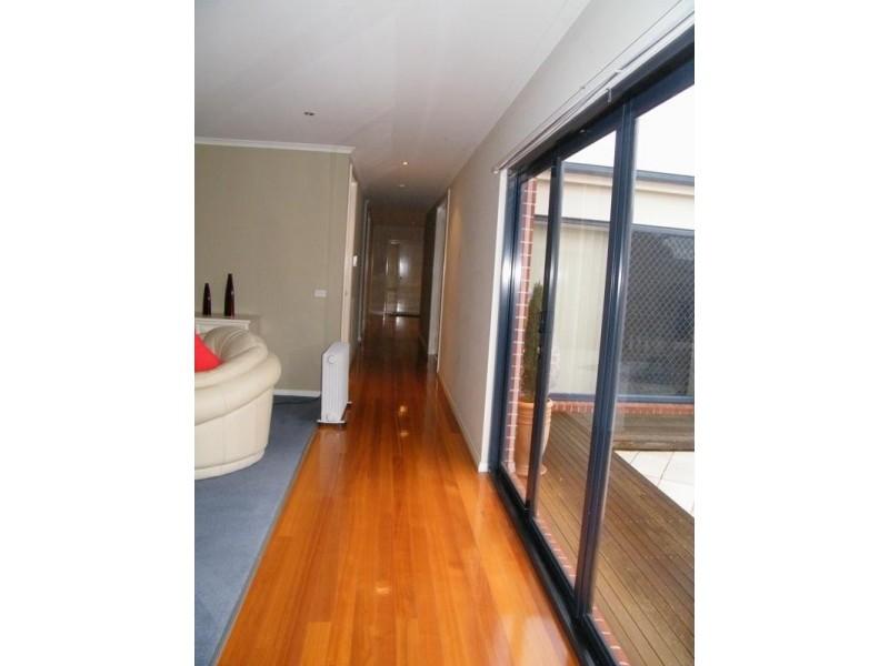 2 Caversham Drive, Mornington VIC 3931