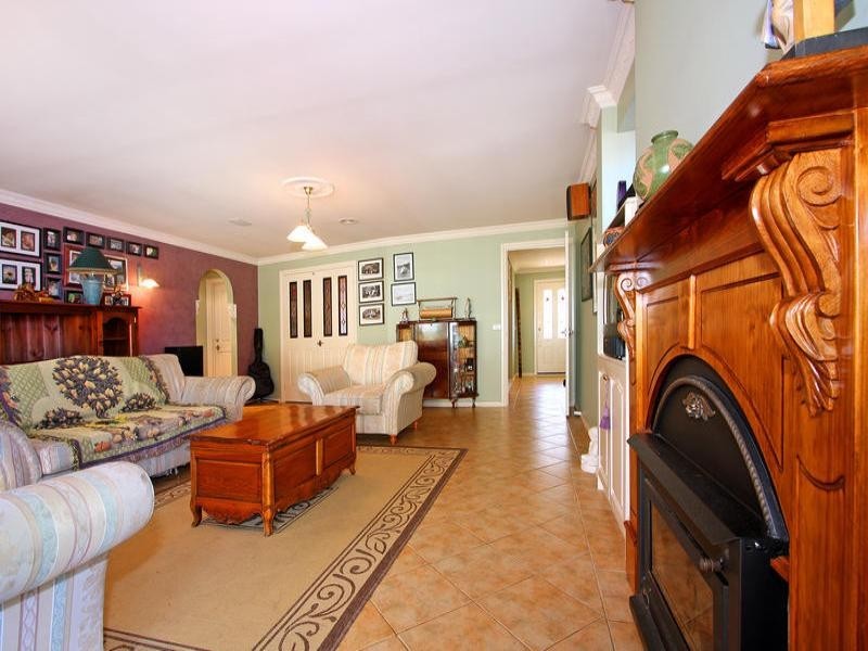 9 Mondana Way, Mount Martha VIC 3934