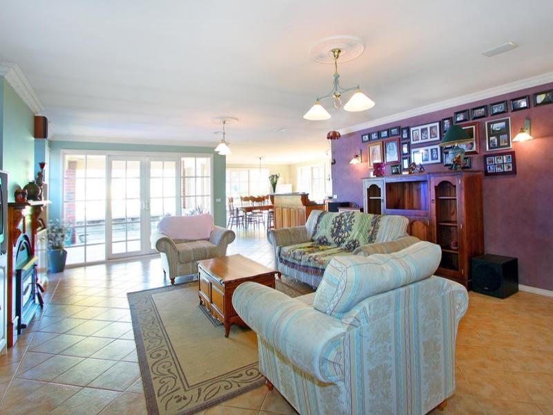 9 Mondana Way, Mount Martha VIC 3934