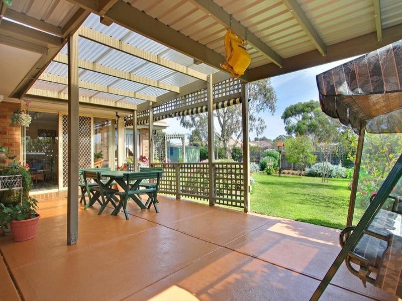 64 Ellinbank Crescent, Mornington VIC 3931