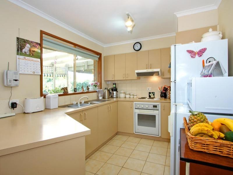 64 Ellinbank Crescent, Mornington VIC 3931