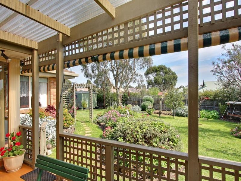 64 Ellinbank Crescent, Mornington VIC 3931