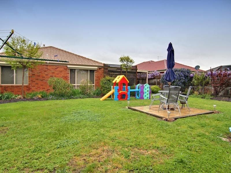 16 Twilight Place, Safety Beach VIC 3936