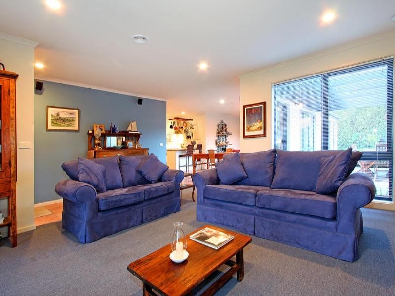 25 Eric Crescent, Mornington VIC 3931