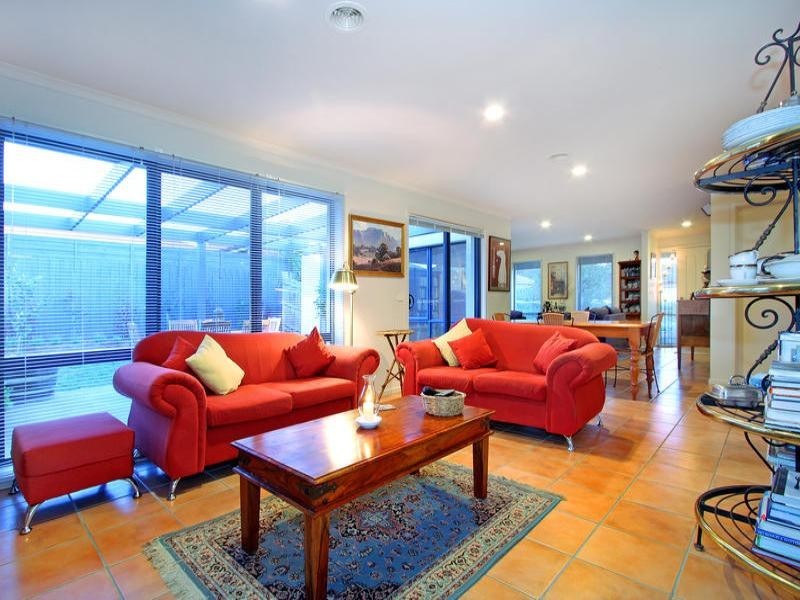 25 Eric Crescent, Mornington VIC 3931