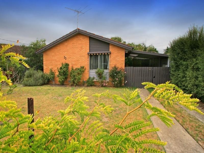 33 Richardson Drive, Mornington VIC 3931