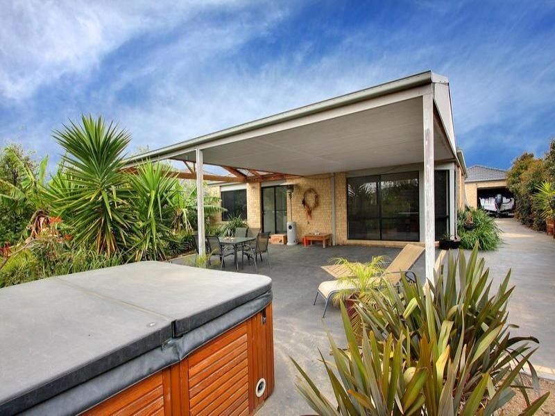 20 Samantha Drive, Mornington VIC 3931