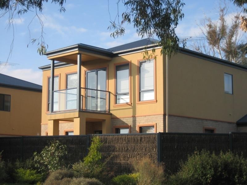 15 Gleneagles Avenue, Mornington VIC 3931