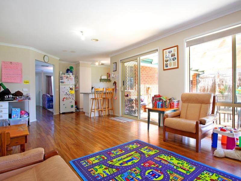 6 Larkin Close, Mount Martha VIC 3934