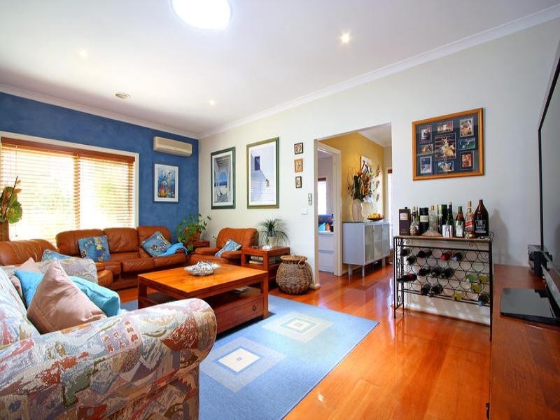 2/23 Neptune Street, Mornington VIC 3931