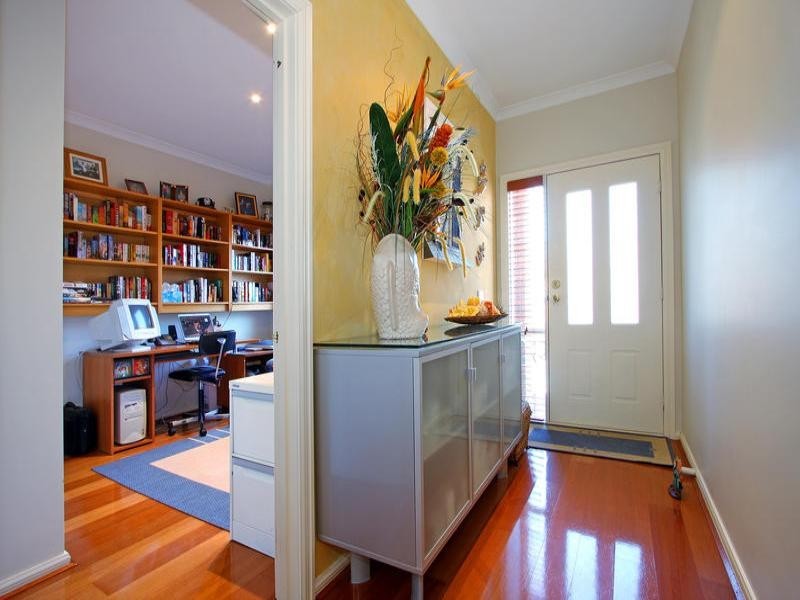 2/23 Neptune Street, Mornington VIC 3931