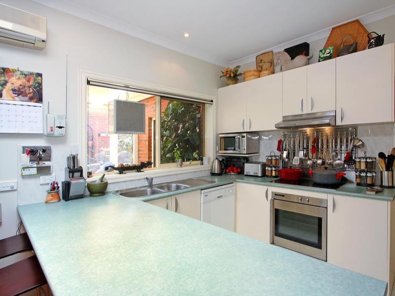 2/23 Neptune Street, Mornington VIC 3931