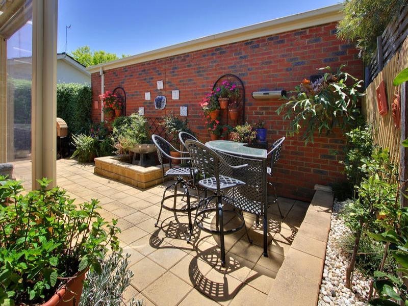 2/23 Neptune Street, Mornington VIC 3931
