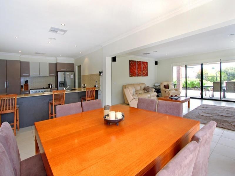 1 Morning Mist Court, Mornington VIC 3931