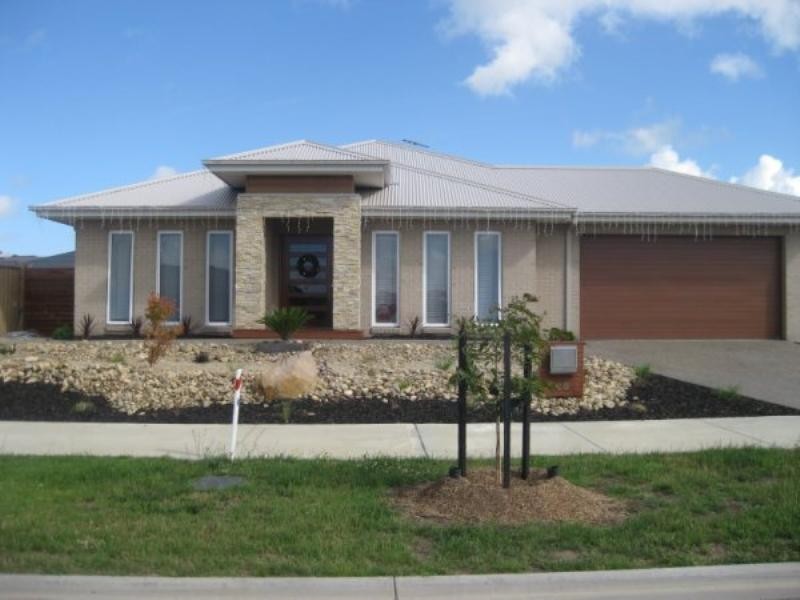 17 Windmill Parade, Mount Martha VIC 3934