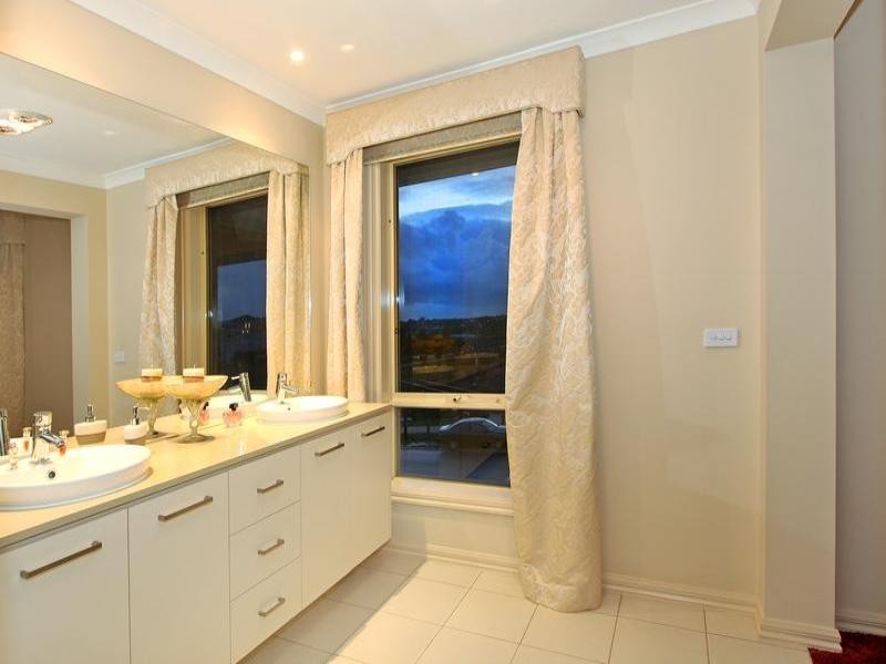 9 Reflections Way, Mornington VIC 3931