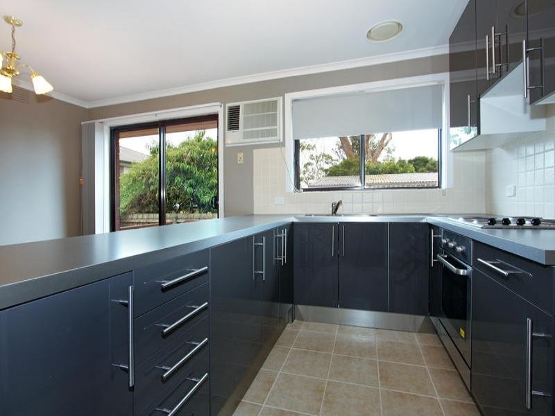 4/8 Van Ness Avenue, Mornington VIC 3931