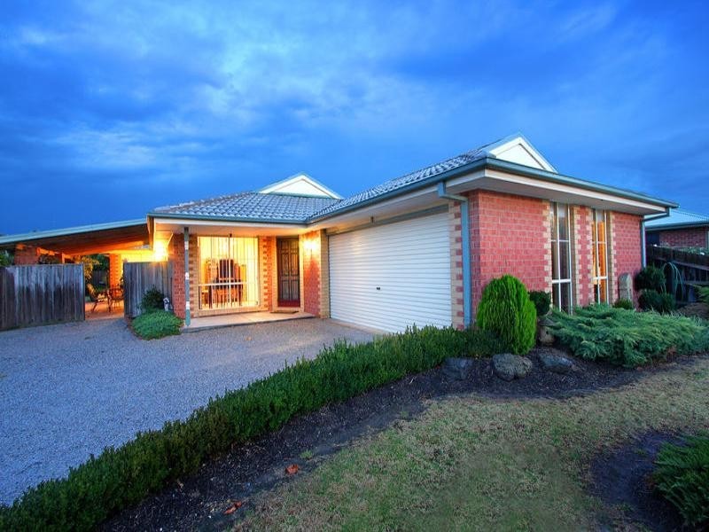 4 St Mitchell Circuit, Mornington VIC 3931