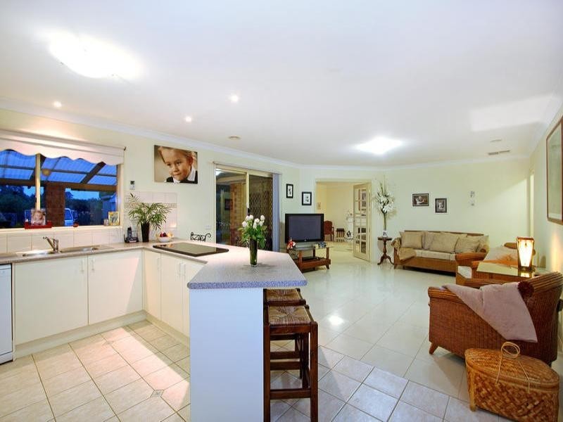 4 St Mitchell Circuit, Mornington VIC 3931