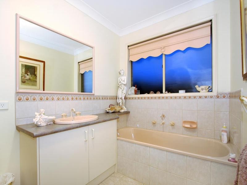 4 St Mitchell Circuit, Mornington VIC 3931