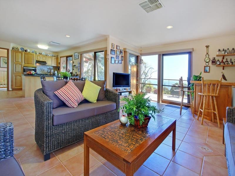 1 Alexander Parade, Mccrae VIC 3938