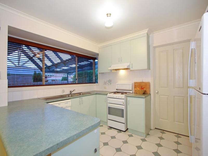 8 Ellinbank Crescent, Mornington VIC 3931