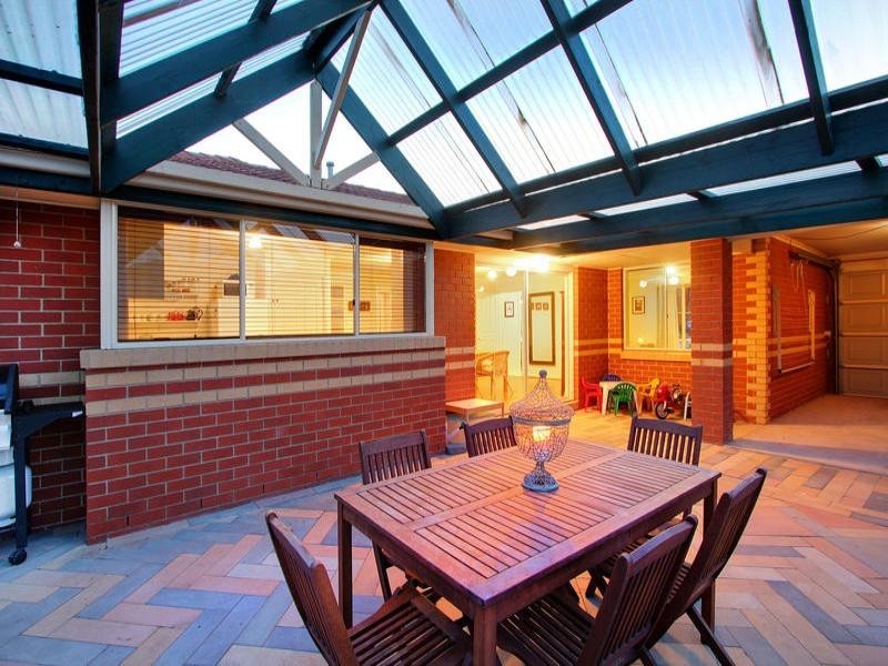 8 Ellinbank Crescent, Mornington VIC 3931