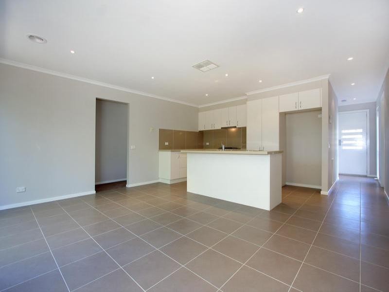 2/40 Alameda Avenue, Mornington VIC 3931