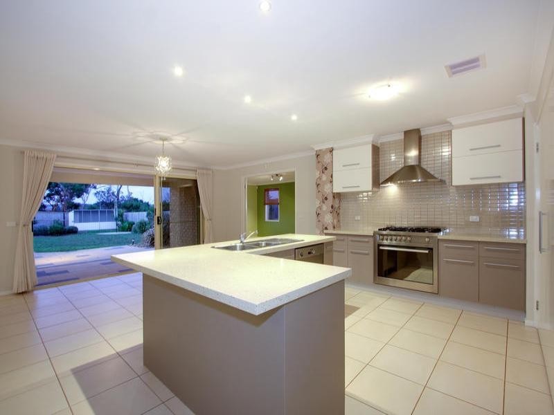 30 Ben Drive, Mornington VIC 3931