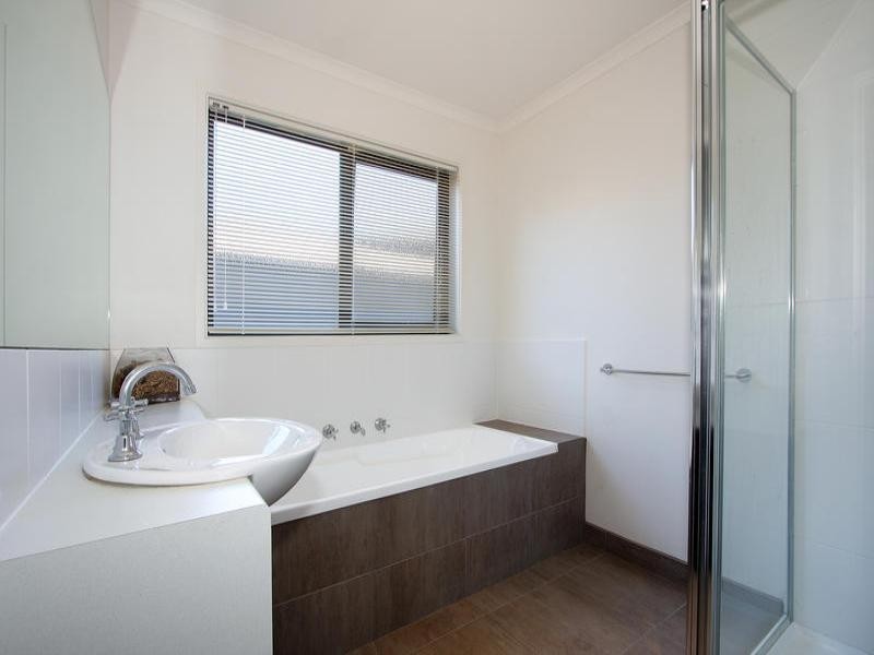 14 Dorothy Crescent, Mornington VIC 3931