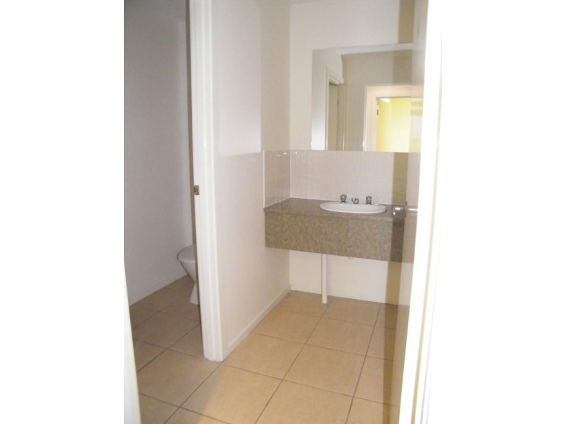 8/3 Torca Terrace, Mornington VIC 3931