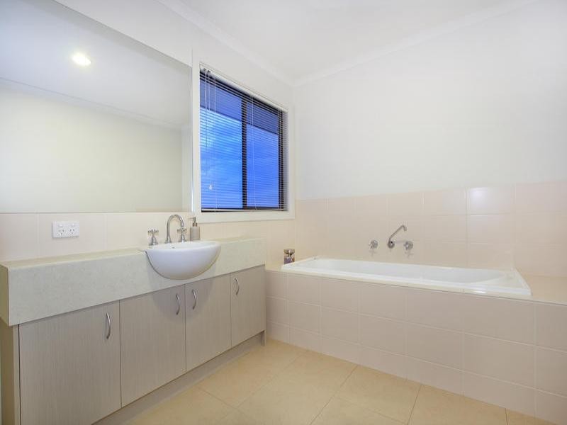 24 Windmill Parade, Mount Martha VIC 3934