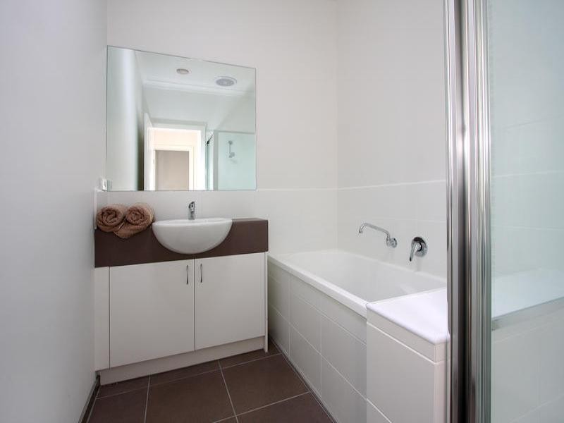 8/239 Dunns Road, Mornington VIC 3931